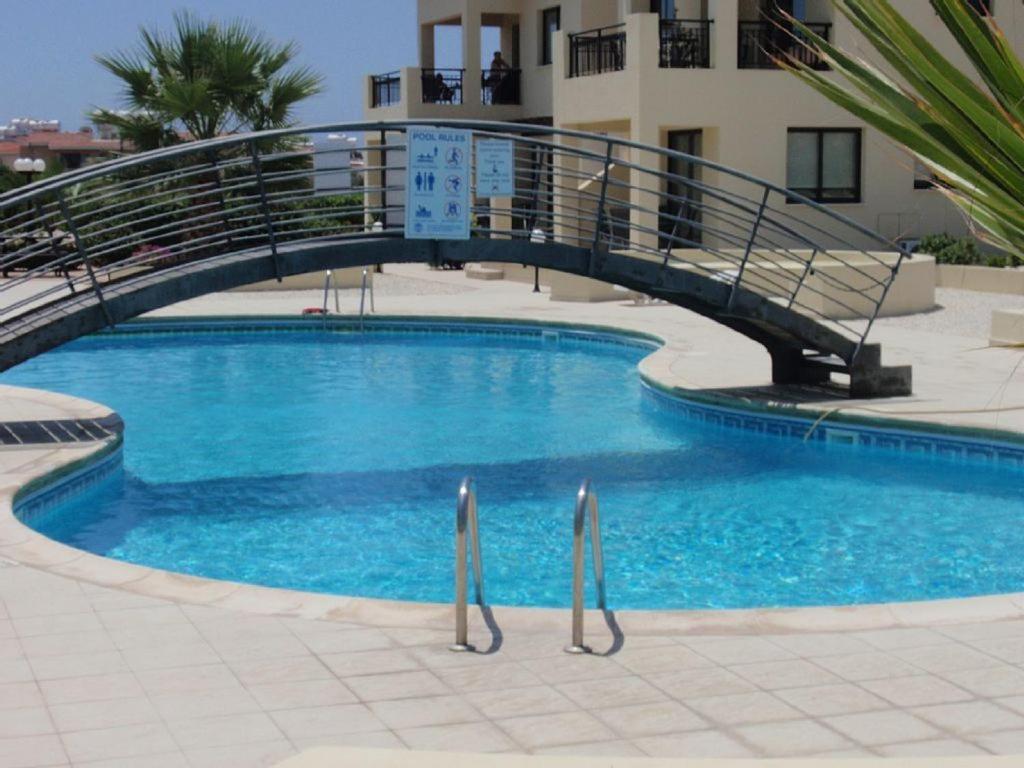 Beautiful 2-Bedroom Apartment - Great Location Paphos Exteriör bild