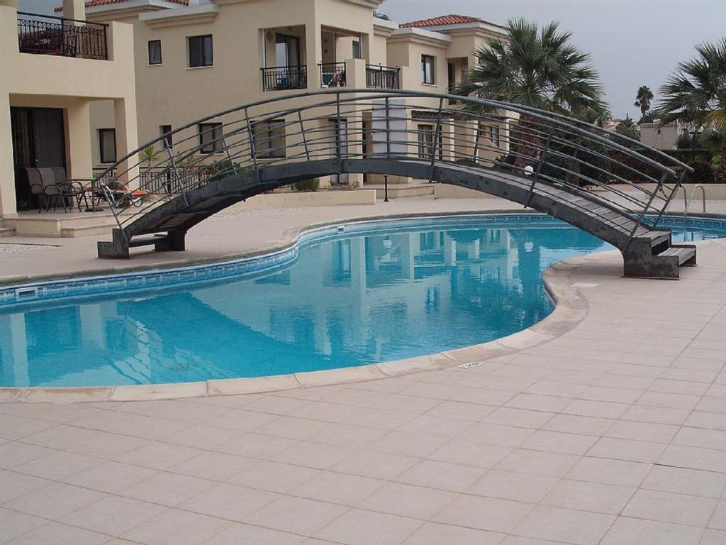 Beautiful 2-Bedroom Apartment - Great Location Paphos Exteriör bild
