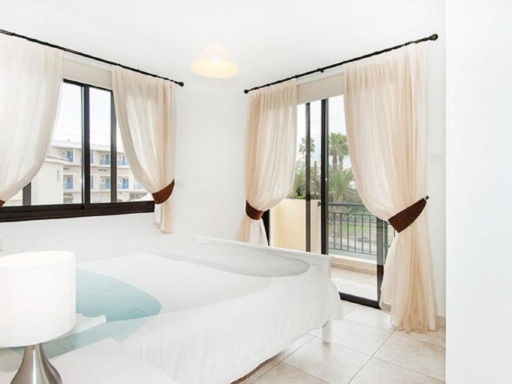 Beautiful 2-Bedroom Apartment - Great Location Paphos Exteriör bild
